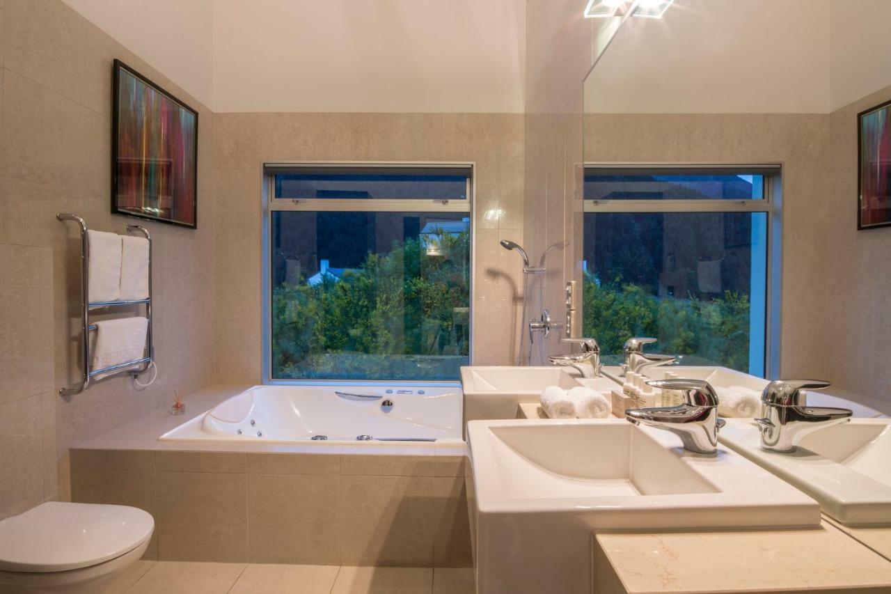 Papillon, A Relax It'S Done Luxury Holiday Home Distretto di Distretto di Queenstown Esterno foto